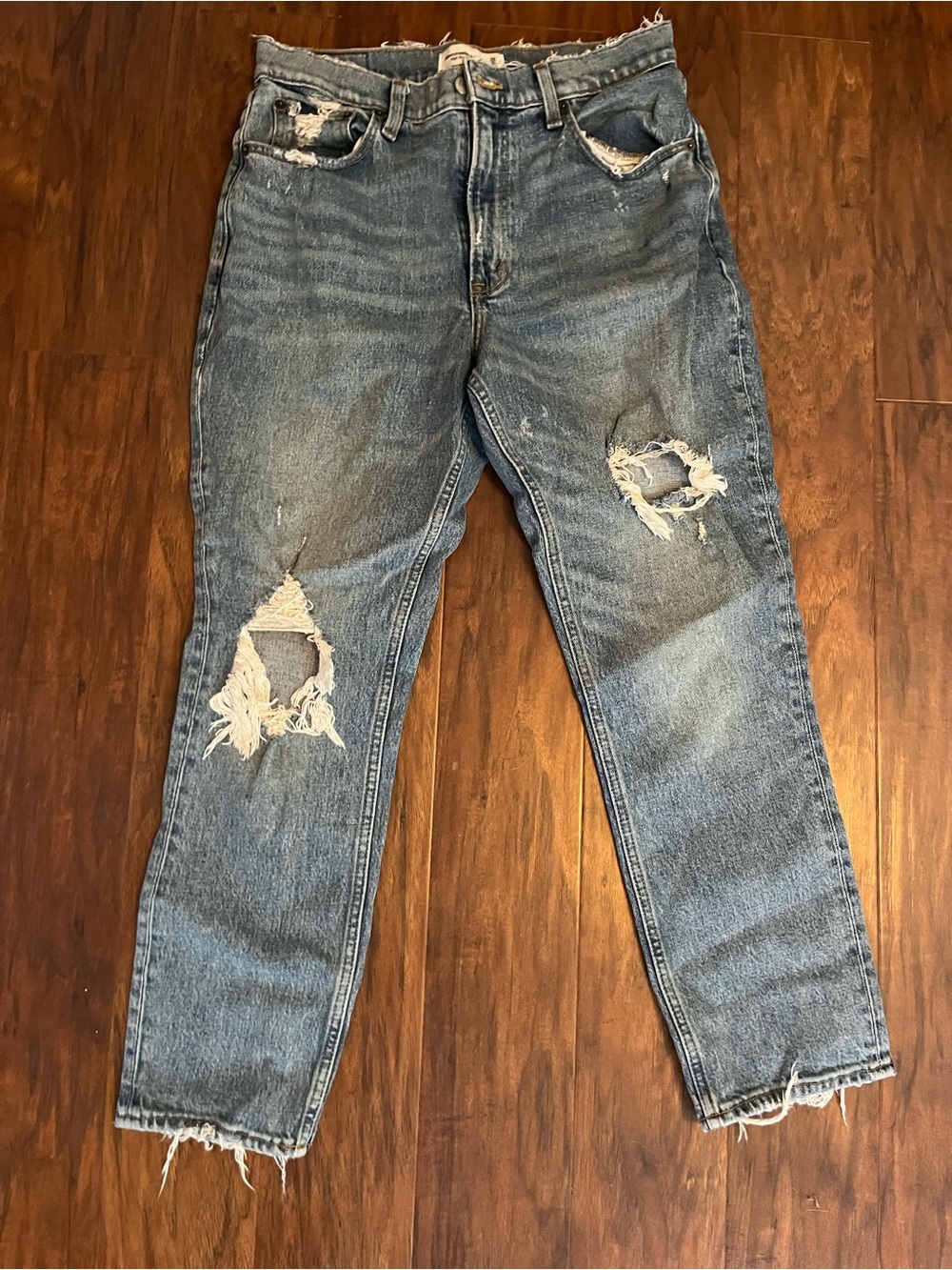Abercrombie & Fitch Mom Jeans